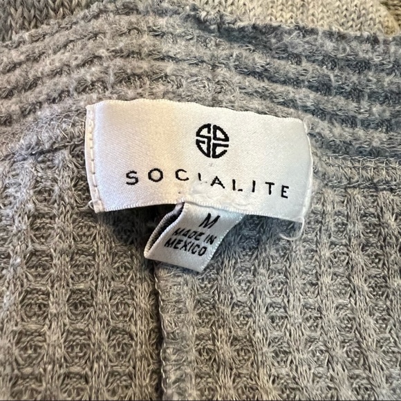 Socialite Gray Waffle Knit Button Down Tie Front Long Sleeve Top Medium - Picture 8 of 8